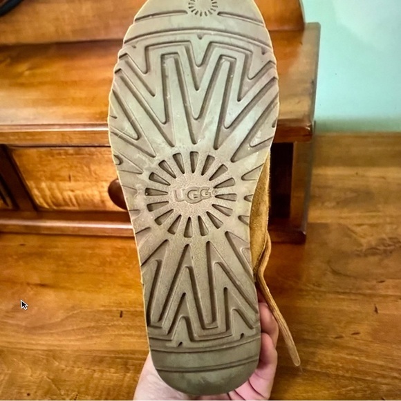 UGG Bethany  Light Brown Suede ankle boots women’s 7 winter lace up - Picture 6 of 8